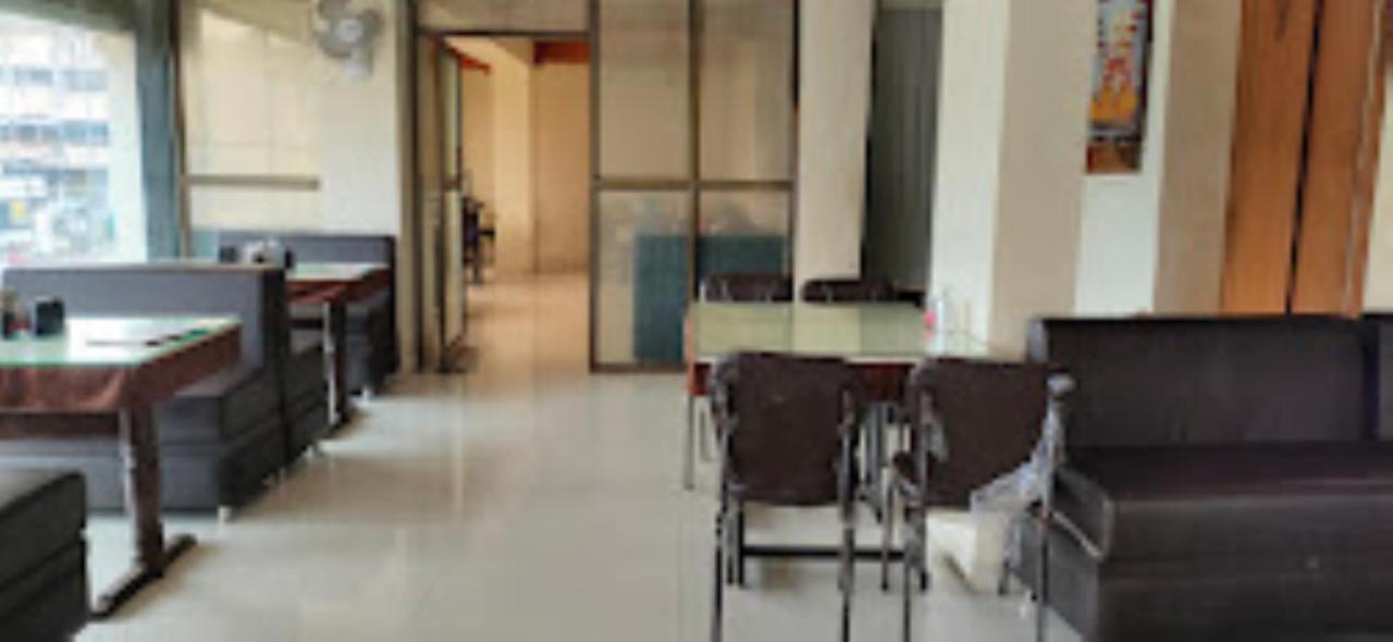 Hotel Vaibhav,Akola Exteriör bild
